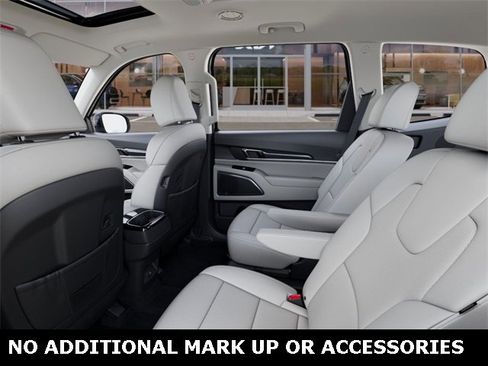 New 2025 Kia Telluride S image 18