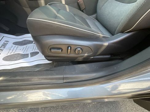 Used 2022 Chevrolet TrailBlazer LT AWD/4WD image 13