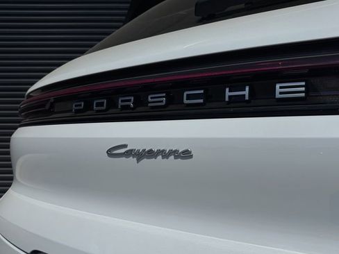 New 2026 Porsche Cayenne image 27