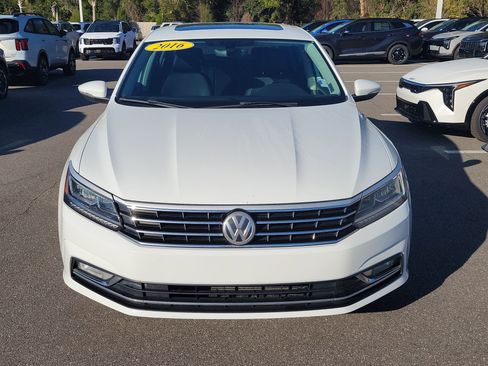 Used 2016 Volkswagen Passat 1.8T SE w/ Lighting Package image 2