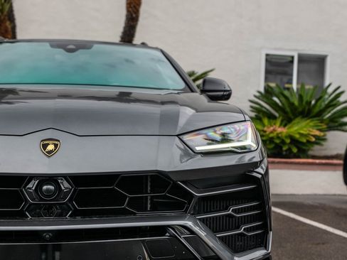 Used 2020 Lamborghini Urus image 37