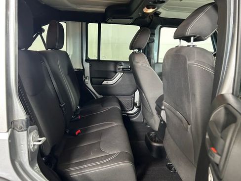 Used 2016 Jeep Wrangler Unlimited Sahara w/ Connectivity Group image 28