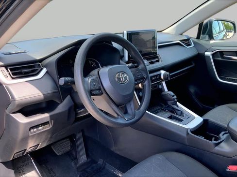 Used 2024 Toyota RAV4 XLE FWD image 17
