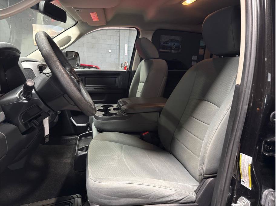 Used 2016 RAM 1500 ST w/ SXT Appearance Group RWD image 7