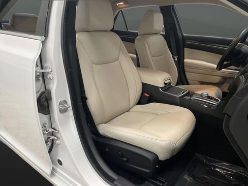 Used 2021 Chrysler 300 Touring L image 27