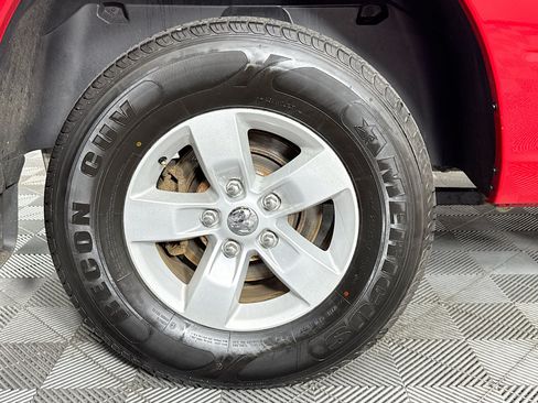 Used 2019 RAM 1500 Express AWD/4WD image 30