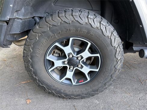 Used 2021 Jeep Wrangler Unlimited Rubicon AWD/4WD image 9