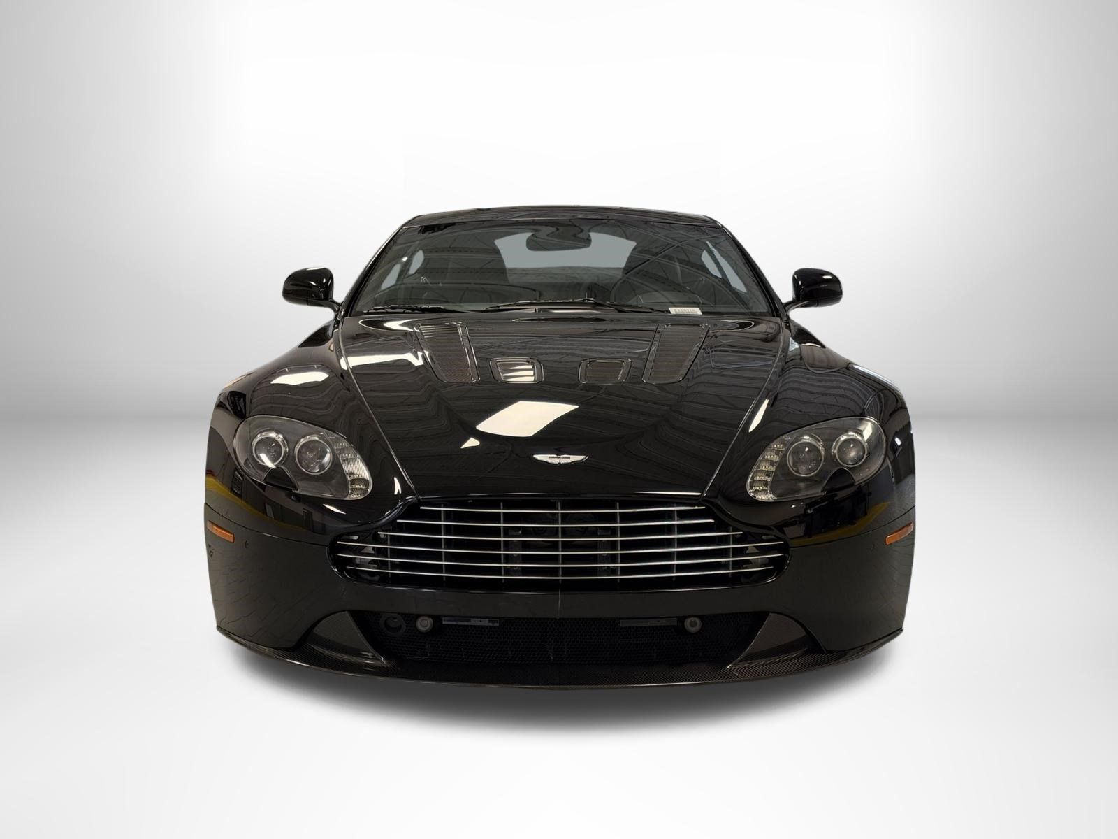 Used 2011 Aston Martin V12 Vantage Carbon Black RWD image 7