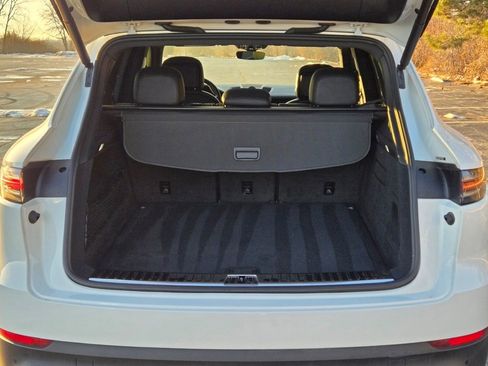 Used 2020 Porsche Cayenne image 16