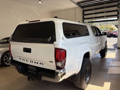 Used 2019 Toyota Tacoma SR5 RWD image 11