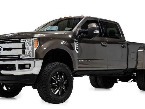 Used 2017 Ford F350 Lariat AWD/4WD image 2