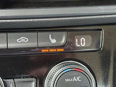 Used 2024 Volkswagen Jetta SE FWD image 21