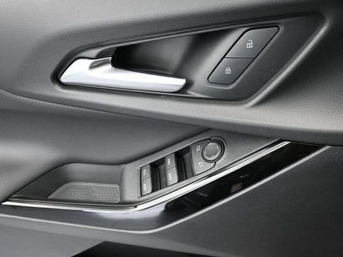 New 2026 Chevrolet Equinox LT w/ Safety and Technology Package FWD image 37