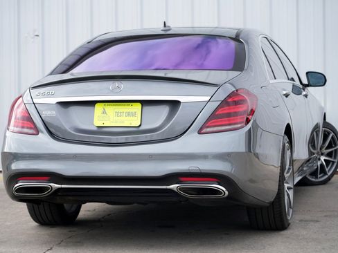 Used 2018 Mercedes-Benz S 560 Sedan image 4