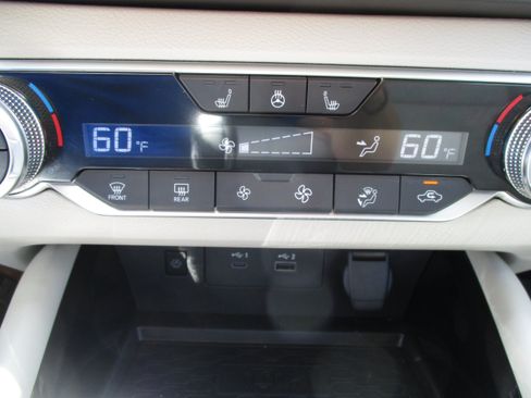 Used 2023 Nissan Altima 2.5 SL FWD image 24