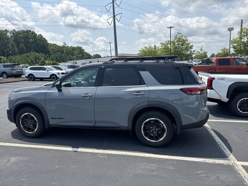 Used 2023 Nissan Pathfinder Rock Creek AWD/4WD image 12