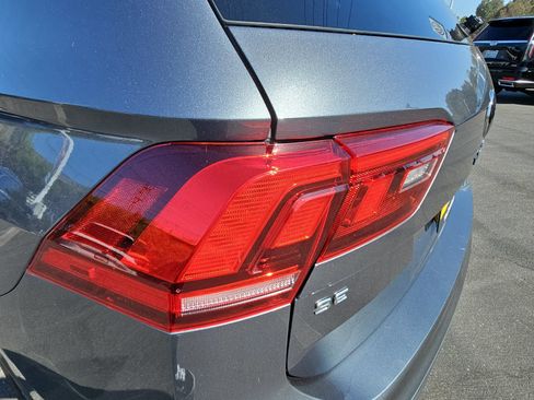 Certified 2024 Volkswagen Tiguan SE FWD image 34