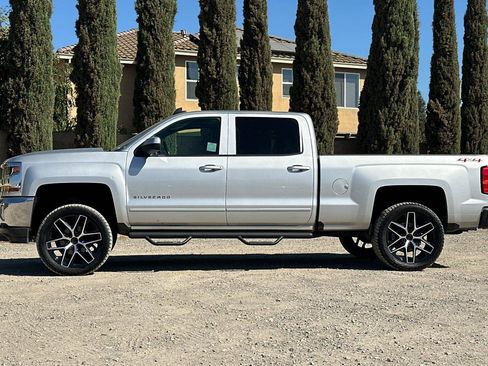 Used 2017 Chevrolet Silverado 1500 LT w/ All Star Edition AWD/4WD image 7