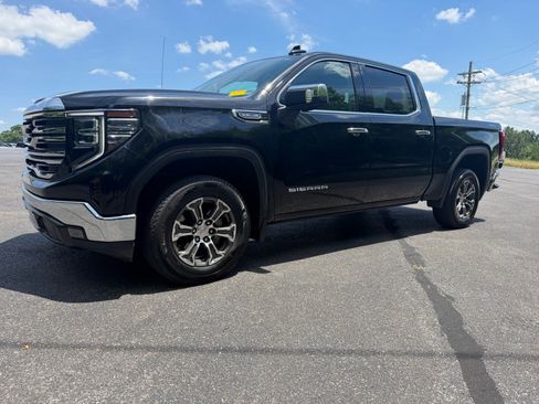 Used 2025 GMC Sierra 1500 SLT AWD/4WD image 8