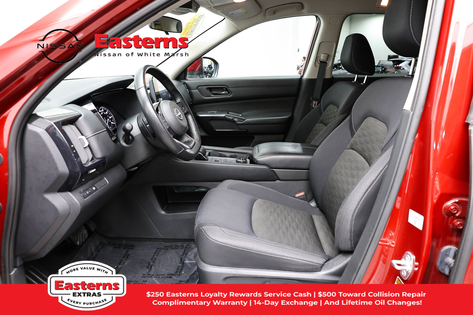 Used 2023 Nissan Pathfinder SV AWD/4WD image 14