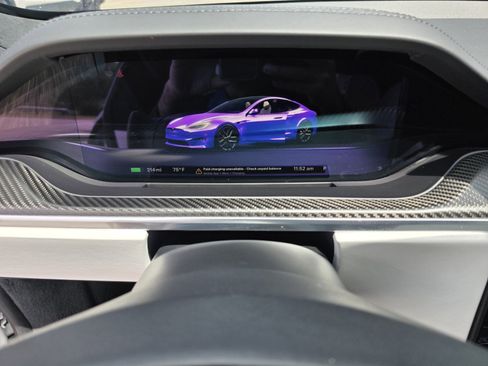 Used 2022 Tesla Model S Plaid image 21