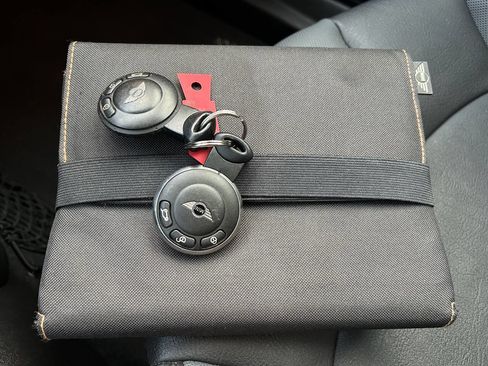 Used 2010 MINI Cooper Clubman S image 16