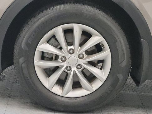 Used 2018 Kia Sorento LX image 31
