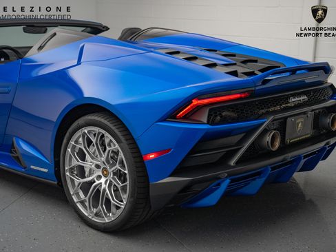 Used 2024 Lamborghini Huracan EVO image 14