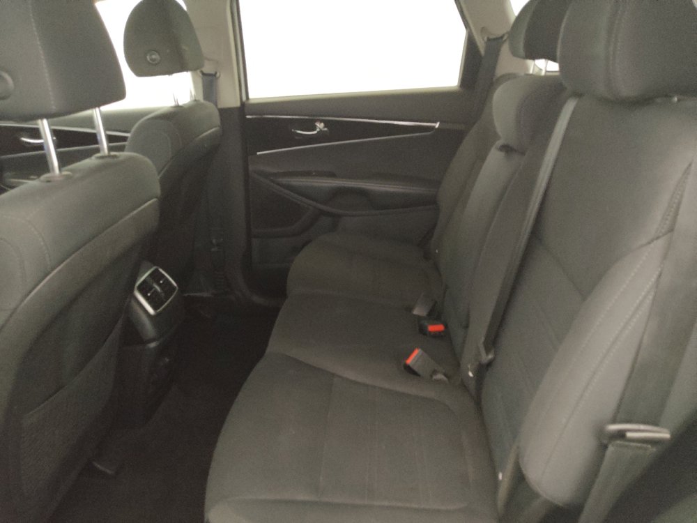 Used 2019 Kia Sorento AWD V6 image 18