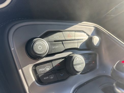 Certified 2023 Dodge Challenger SXT w/ Blacktop Package image 28