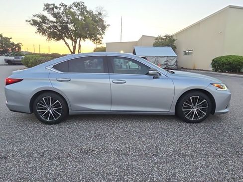 Used 2024 Lexus ES 350 w/ Premium Package FWD image 4