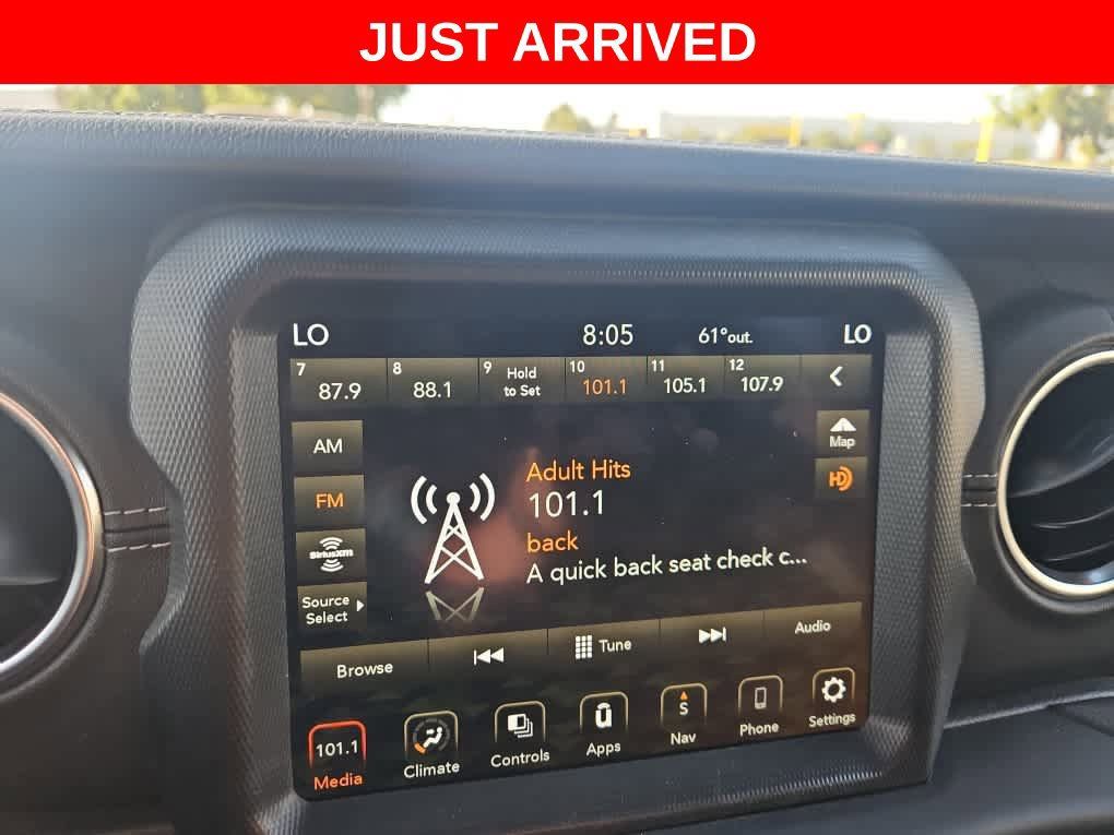 Used 2023 Jeep Wrangler Unlimited Sahara AWD/4WD image 16