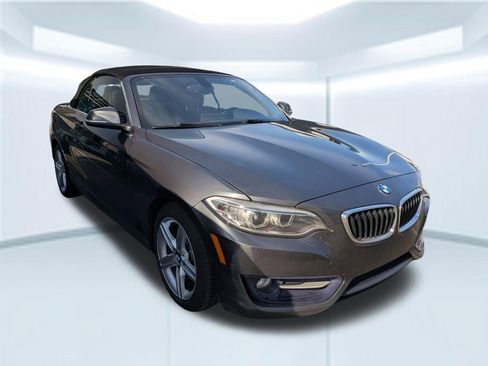 Used 2017 BMW 230i Convertible image 3