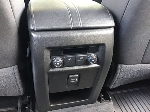 Used 2023 Chevrolet Traverse LT AWD/4WD image 18