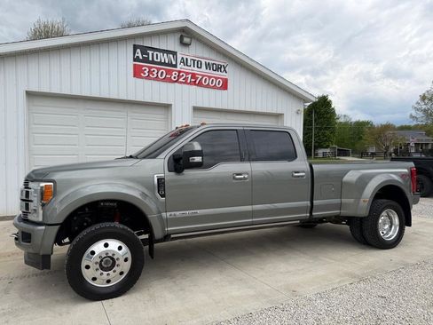 Used 2019 Ford F450 Limited AWD/4WD image 2