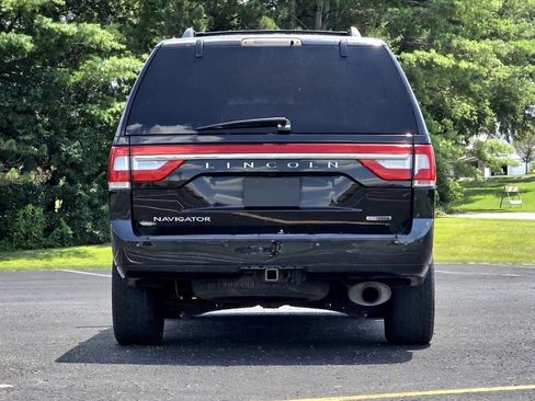 Used 2015 Lincoln Navigator 4WD image 5