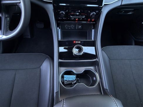New 2025 Jeep Grand Cherokee L Altitude image 17