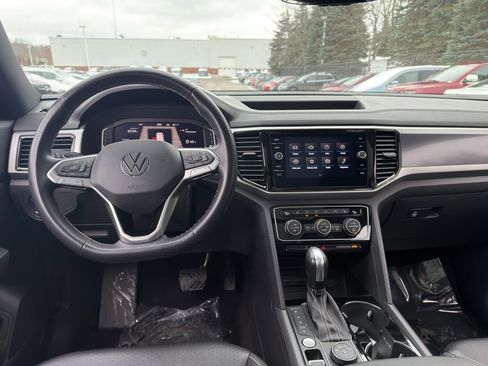 Used 2021 Volkswagen Atlas Cross Sport SEL image 18