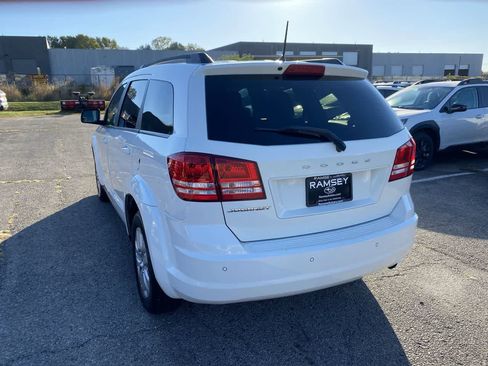 Used 2020 Dodge Journey SE image 4