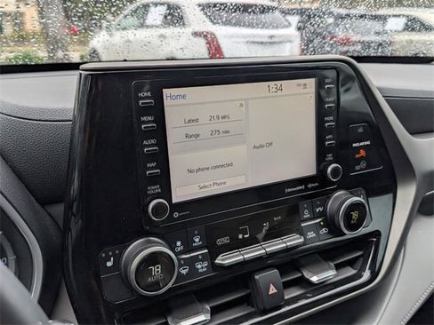 Used 2020 Toyota Highlander XLE image 24