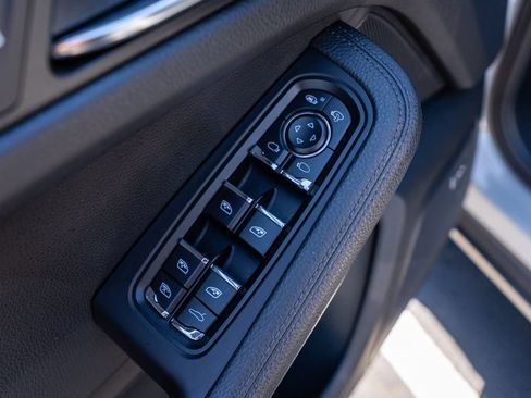 Used 2020 Porsche Macan AWD/4WD image 28