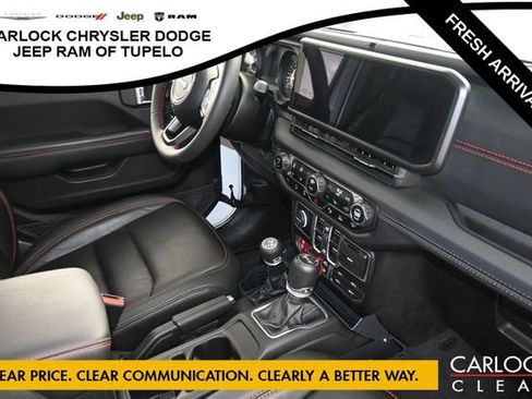 Used 2024 Jeep Wrangler Unlimited Rubicon AWD/4WD image 38