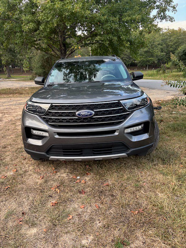 Used 2022 Ford Explorer XLT w/ Equipment Group 202A AWD/4WD image 3