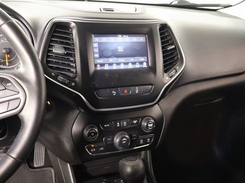 Used 2021 Jeep Cherokee Latitude Plus image 5