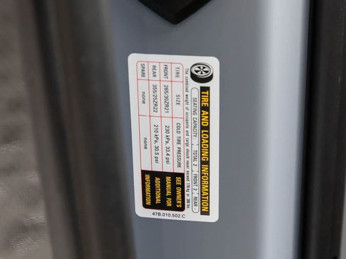 Used 2024 Lamborghini Revuelto image 23