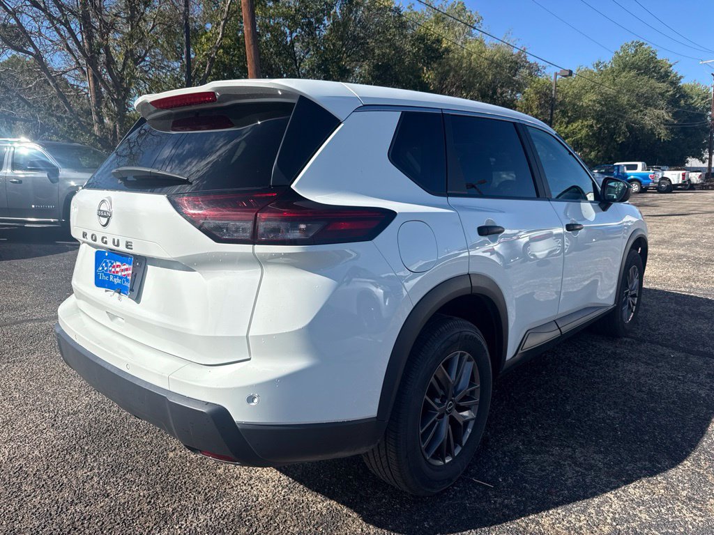 Used 2024 Nissan Rogue S FWD image 6