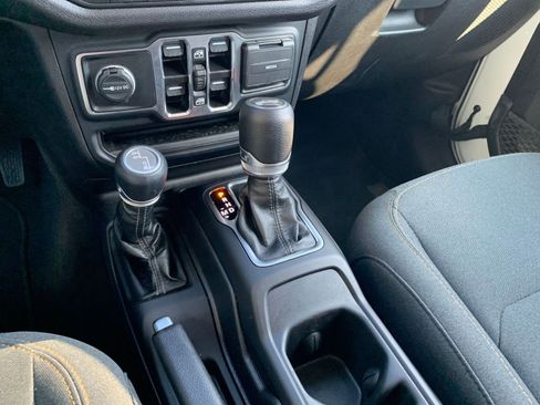 Used 2025 Jeep Wrangler Sport S image 40