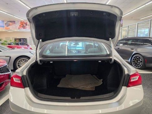 Used 2021 Chevrolet Malibu LS FWD image 40