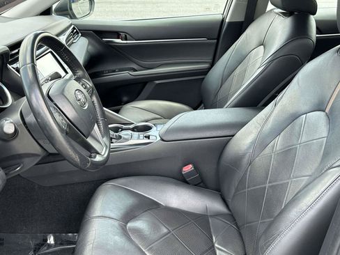 Used 2018 Toyota Camry XLE FWD image 15