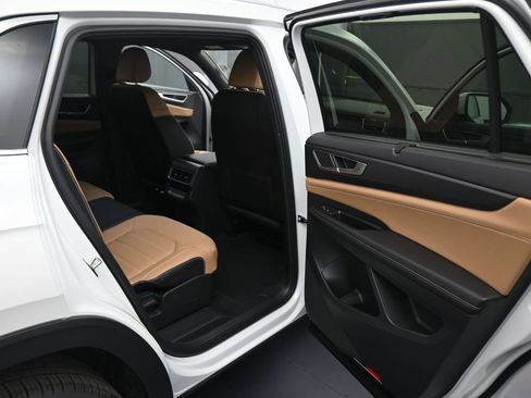 New 2026 Volkswagen Atlas Cross Sport SEL image 41